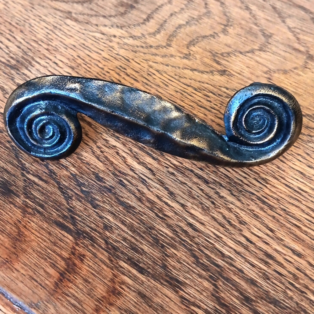 Michael Aram Swirl Pull
